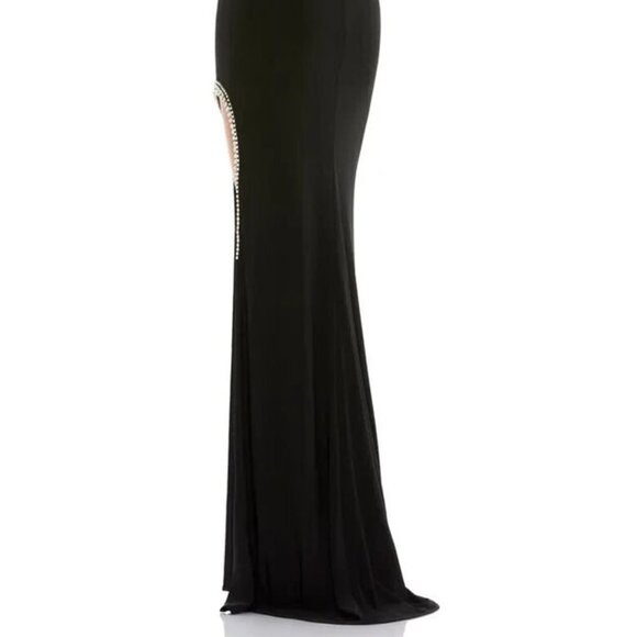 Mac Duggal Black Crystal Halter Jersey Gown - Picture 4 of 5